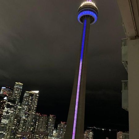Luxury Condo With Cn Tower View Торонто Екстер'єр фото