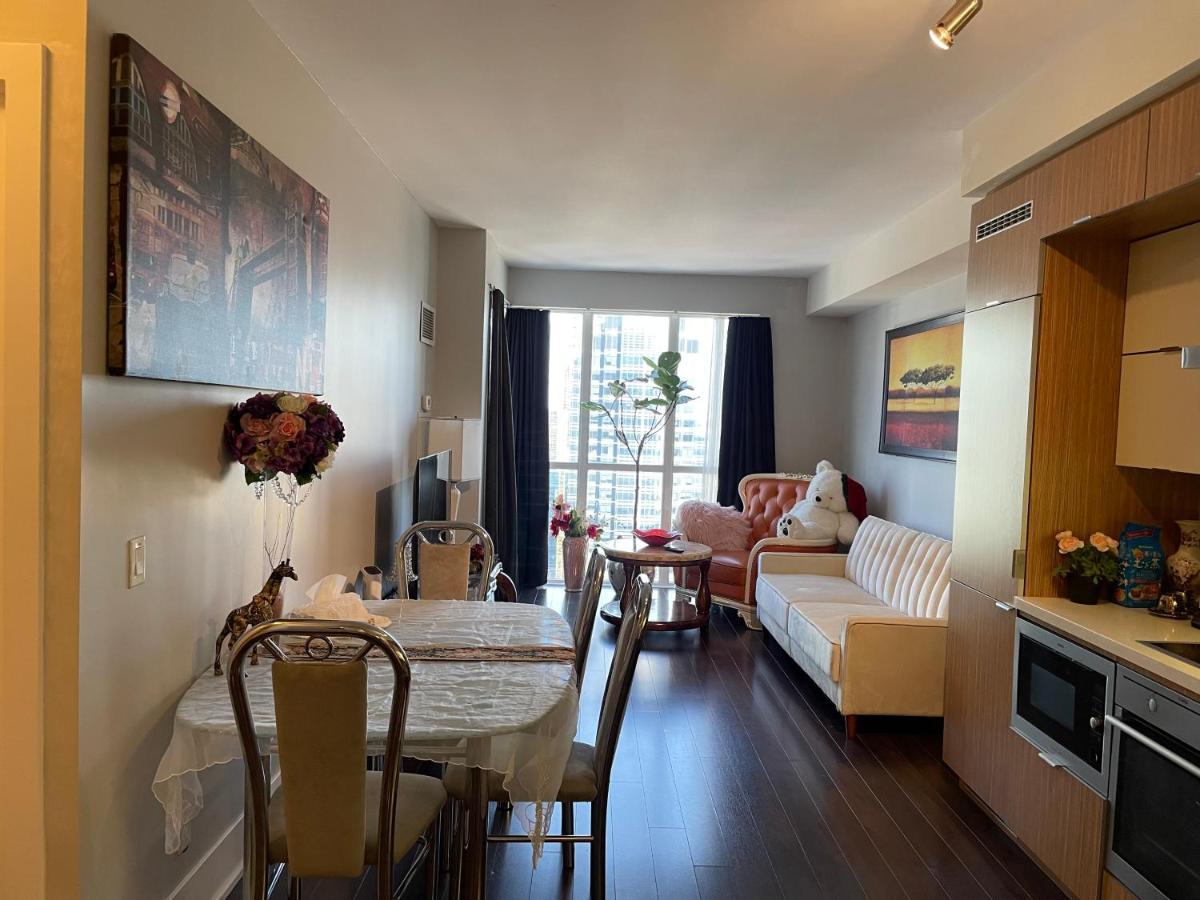 Luxury Condo With Cn Tower View Торонто Екстер'єр фото